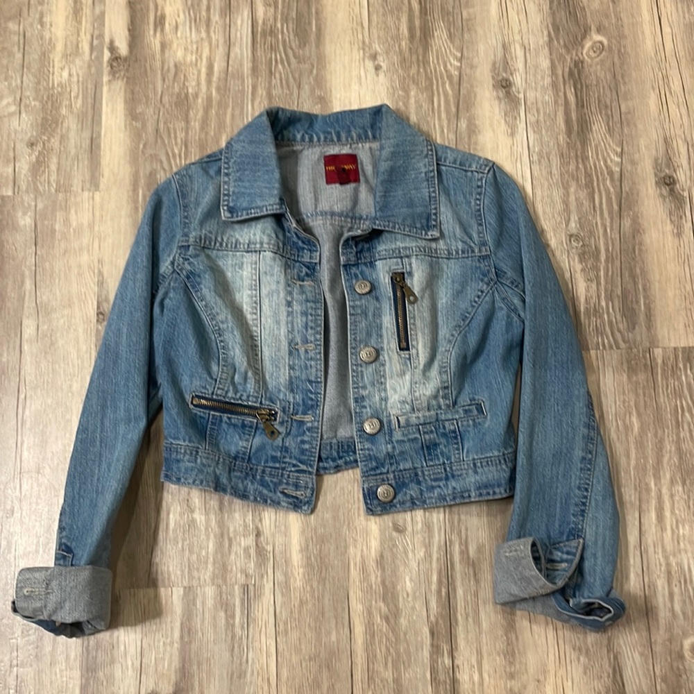 Denim jean jacket size small